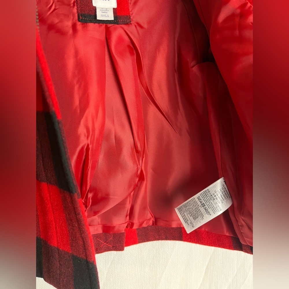 Nwot Baby Gap red and black plaid coat with faux fur collar - Picture 7 of 7
